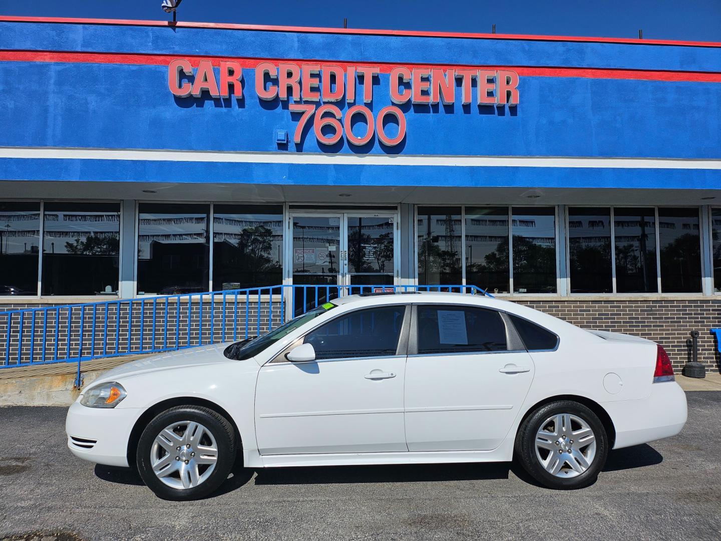 2014 WHITE Chevrolet Impala LT (2G1WB5E39E1) with an 3.6L V6 DOHC 16V FFV engine, 6-Speed Automatic transmission, located at 7600 S Western Ave., Chicago, IL, 60620, (773) 918-3980, 0.000000, 0.000000 - Photo#0